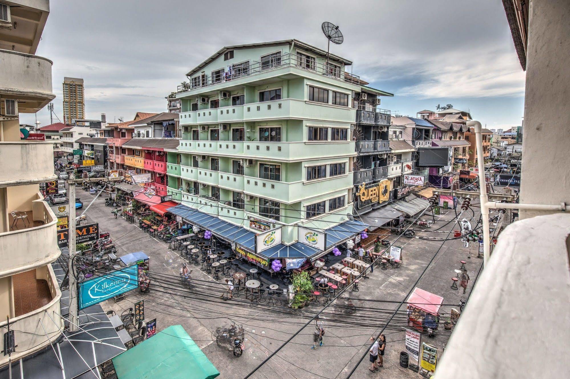 I Rovers Pattaya Eksteriør bilde